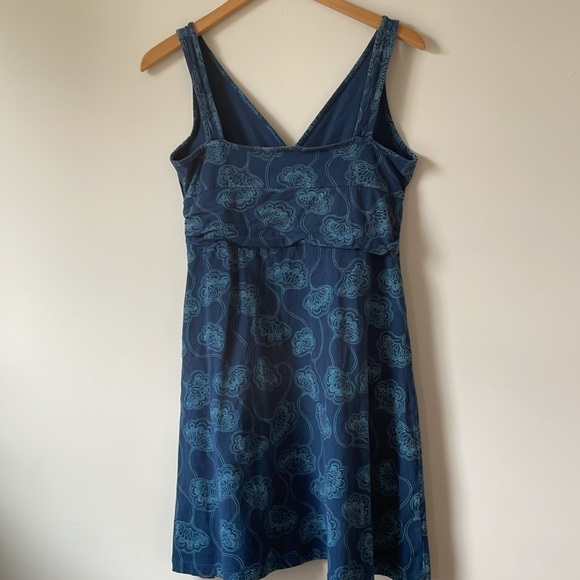 Patagonia Dress Margot Blue Floral Mini Sleeveless Stretch Surplice size medium - Picture 4 of 11